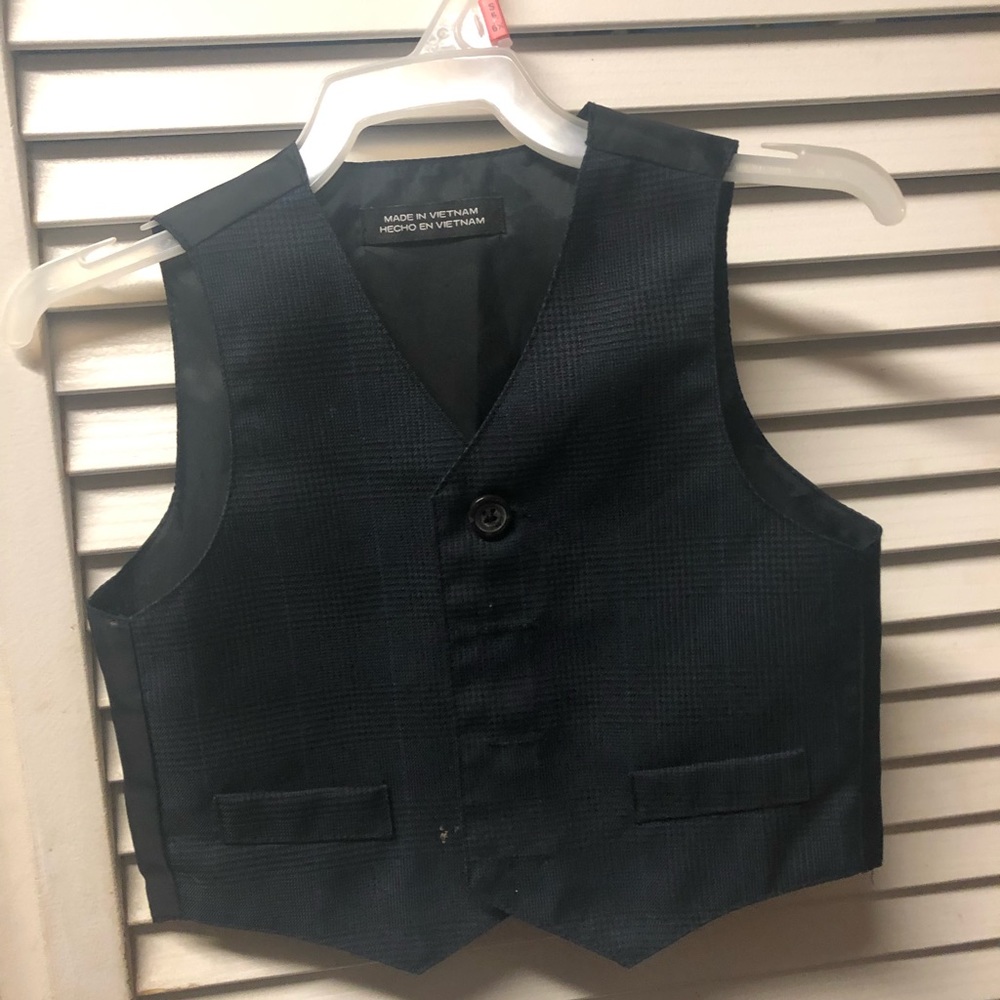 Toddler boys items all AZ 2t $5.00 a piece.